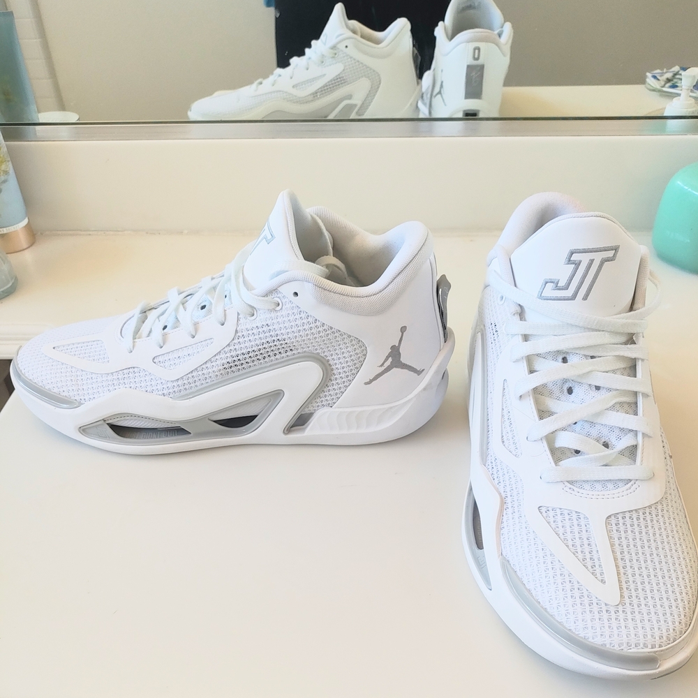 Jordan Deuce White and Gray Sneakers